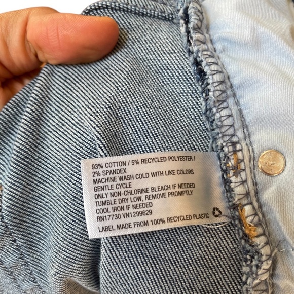 Ava & Viv Distress Cropped Jean Size: 26W - Picture 4 of 13